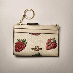 NWT Coach CAR17 Mini Skinny Id Case With Strawberry Print Canvas Chalk Multi V3